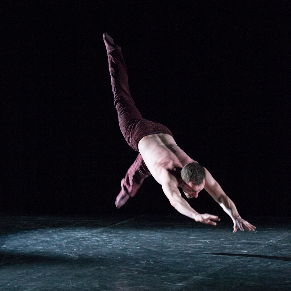 HUMANS ARE STRANGERS - Steven Chotard (France)