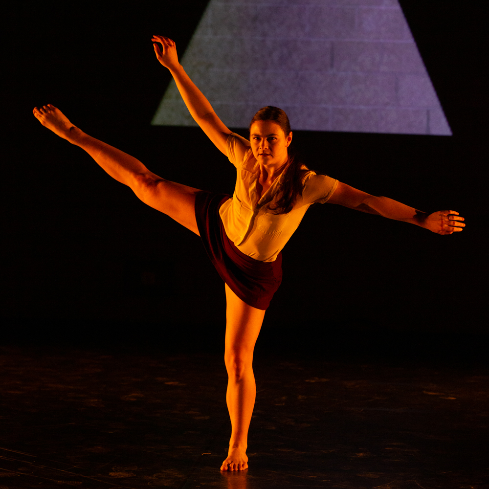 A Strainghforward Decision - Anna Long