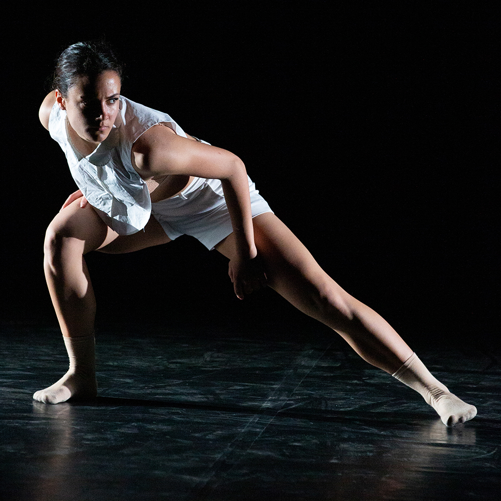 No Room Service, Please - Linda Cordero Rijo